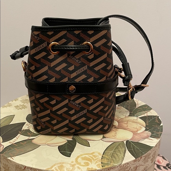 Versace La Greca Bucket Bag - Picture 3 of 11